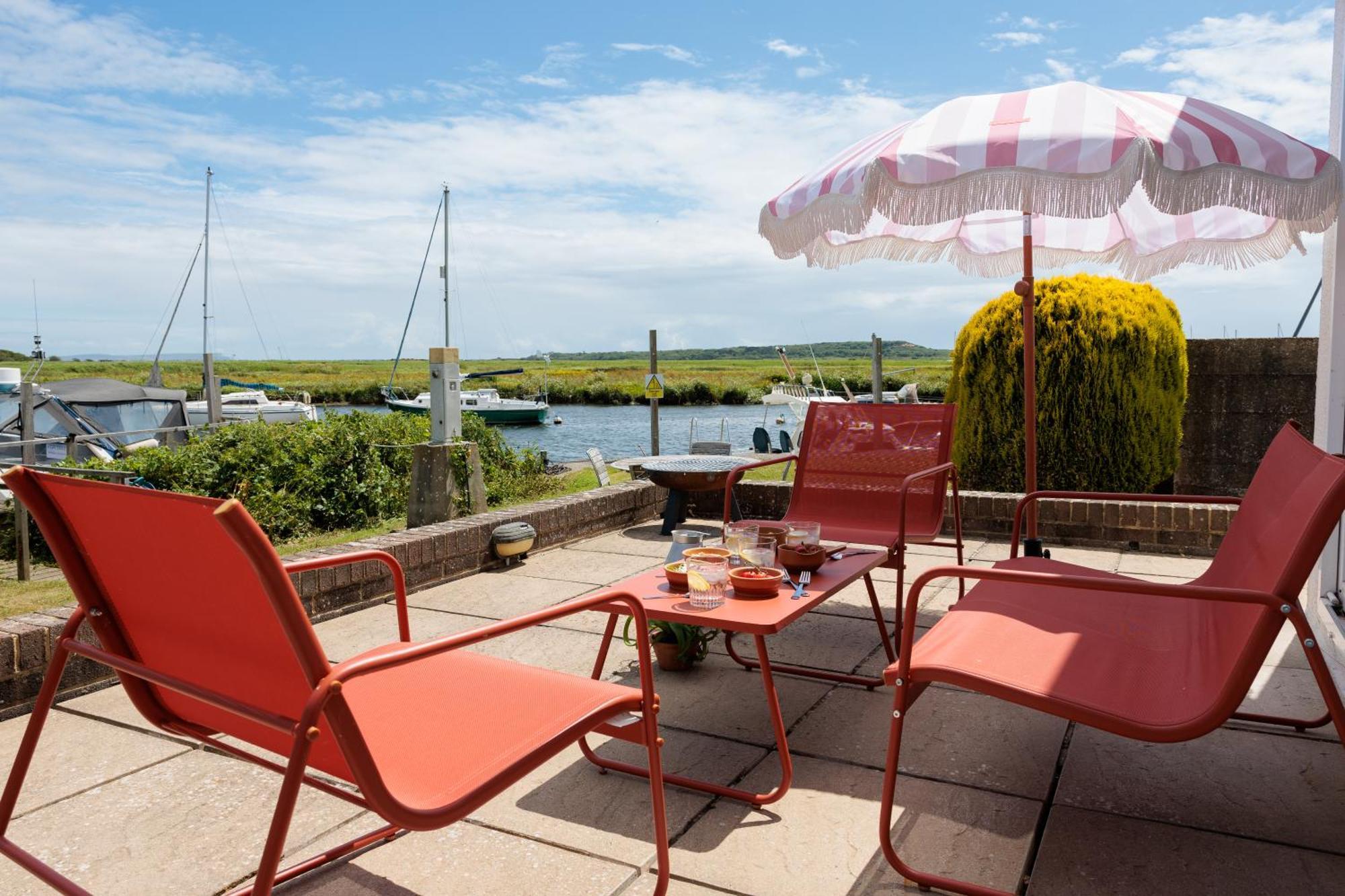 Hot Tub With A View - Christchurch Harbour Eksteriør bilde
